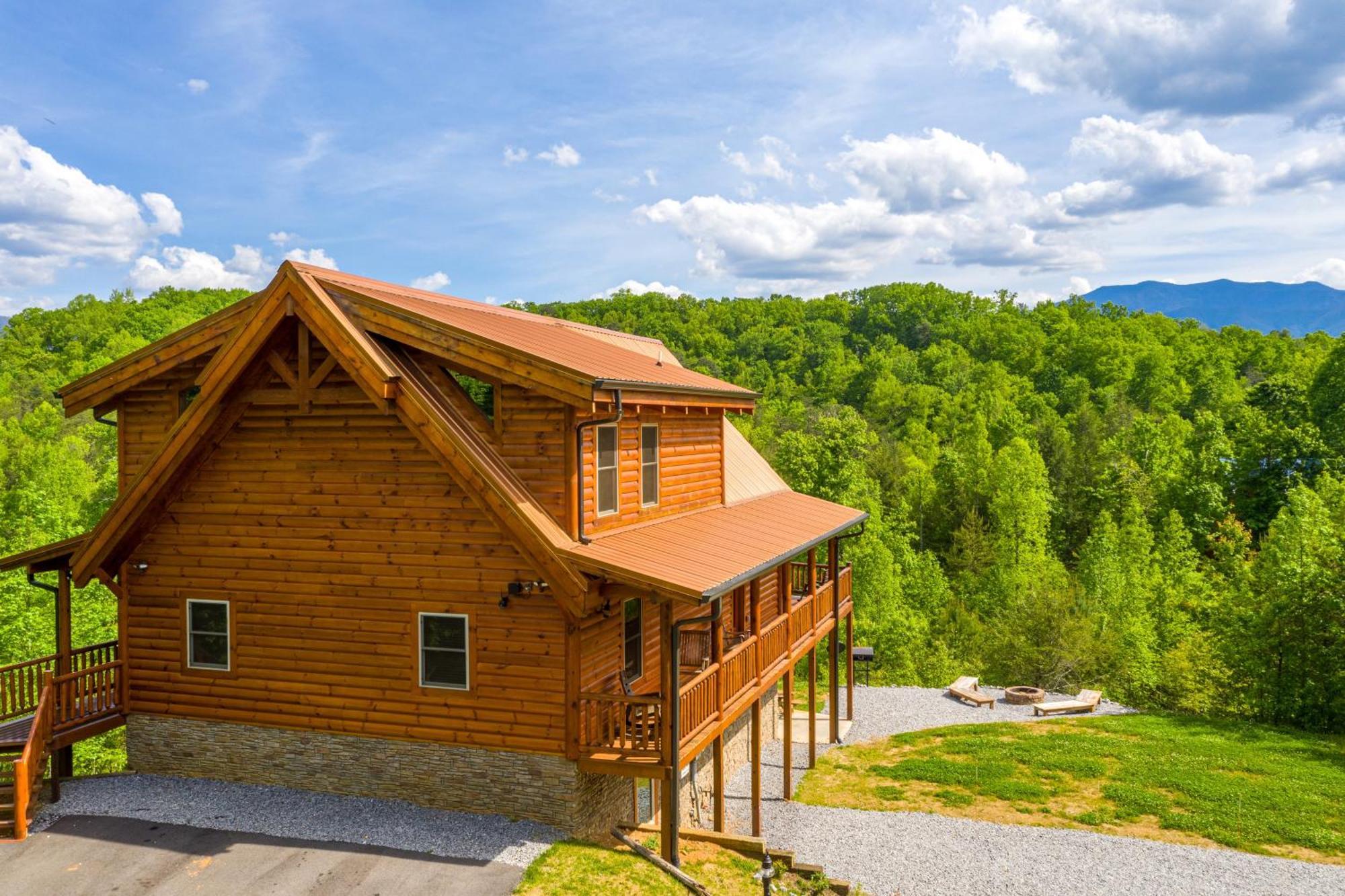 Ridge View Lodge Nature And Mountain View - Hot Tub - Firepit - Yard - Games Gatlinburg Exterior photo