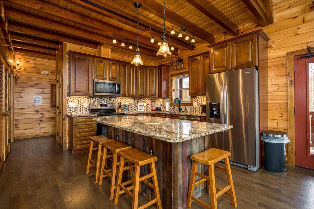 Ridge View Lodge Nature And Mountain View - Hot Tub - Firepit - Yard - Games Gatlinburg Exterior photo