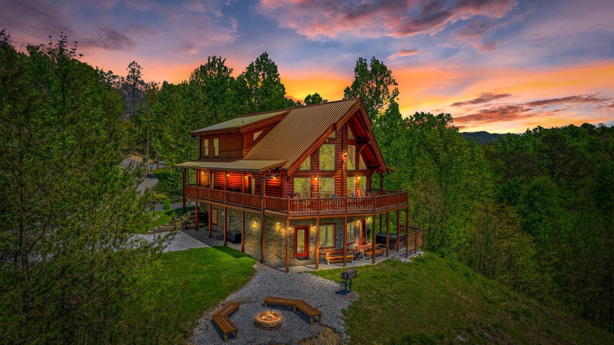 Ridge View Lodge Nature And Mountain View - Hot Tub - Firepit - Yard - Games Gatlinburg Exterior photo