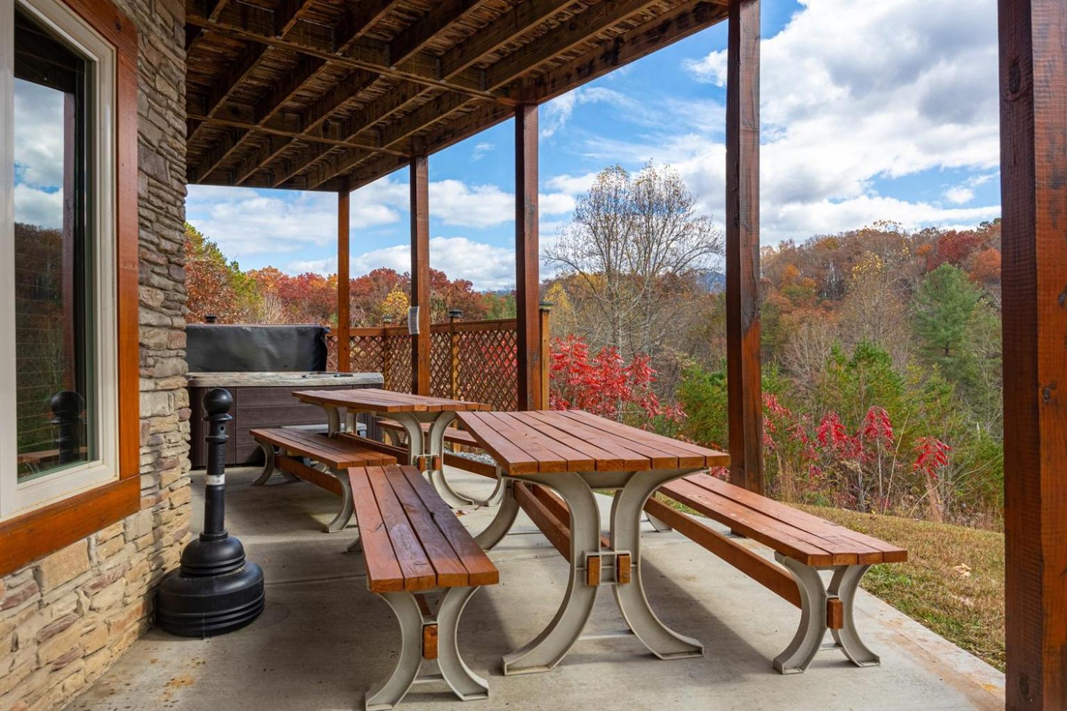 Ridge View Lodge Nature And Mountain View - Hot Tub - Firepit - Yard - Games Gatlinburg Exterior photo