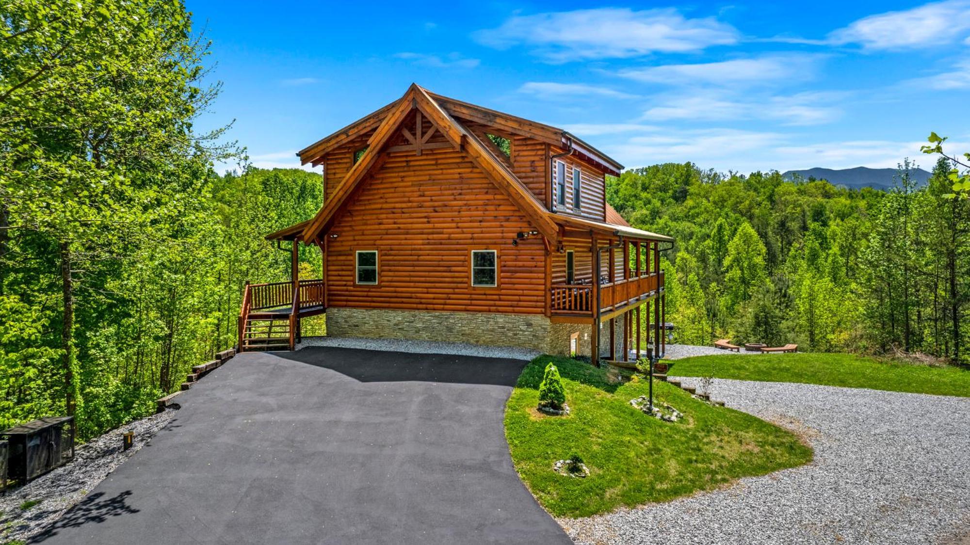 Ridge View Lodge Nature And Mountain View - Hot Tub - Firepit - Yard - Games Gatlinburg Exterior photo